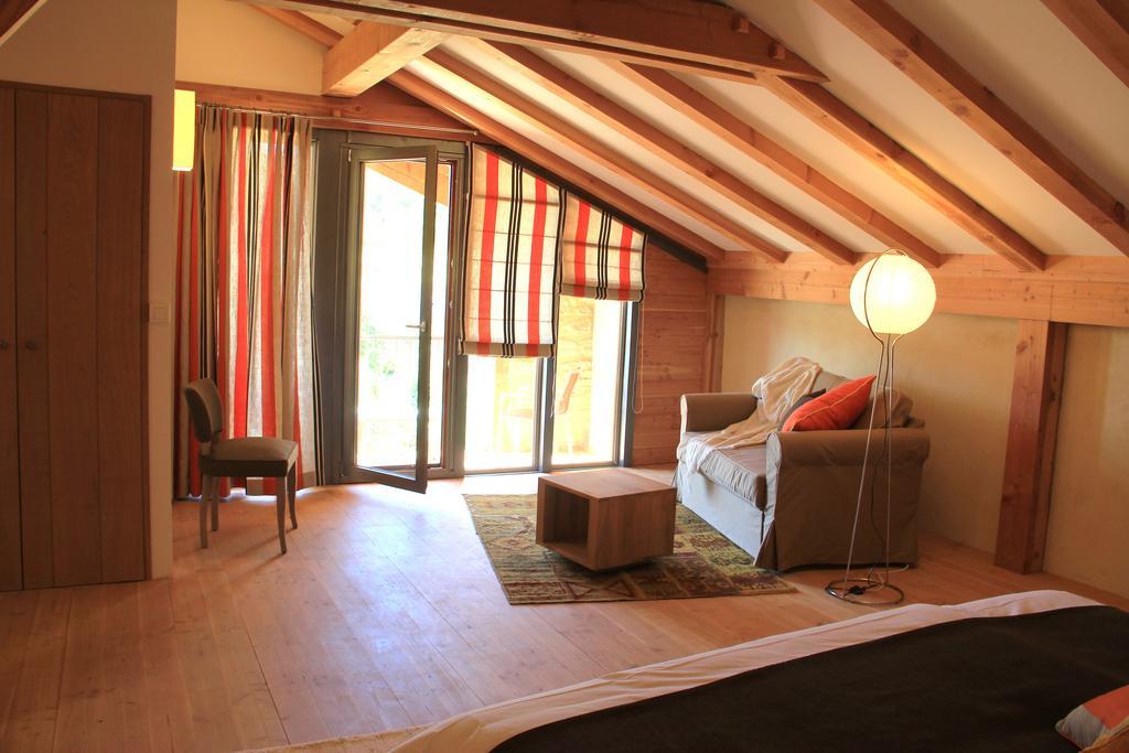 Готель Hollyoaks Estate Saint-Pons-la-Calm Номер фото