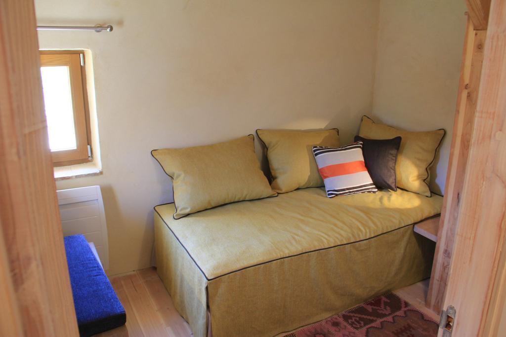 Готель Hollyoaks Estate Saint-Pons-la-Calm Номер фото