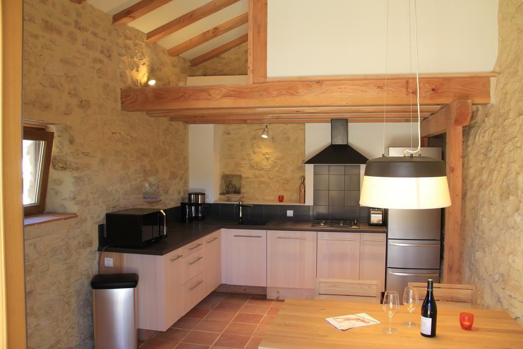 Готель Hollyoaks Estate Saint-Pons-la-Calm Номер фото