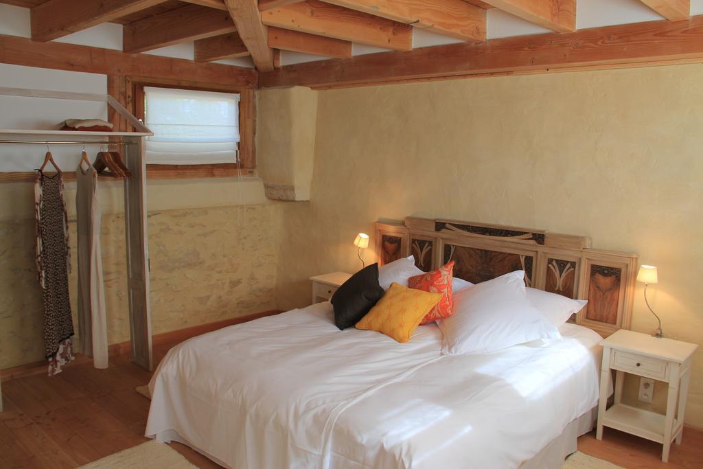 Готель Hollyoaks Estate Saint-Pons-la-Calm Номер фото