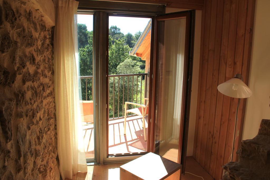 Готель Hollyoaks Estate Saint-Pons-la-Calm Номер фото